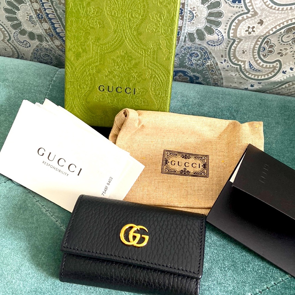 Authentic Gucci GG Marmont leather key case